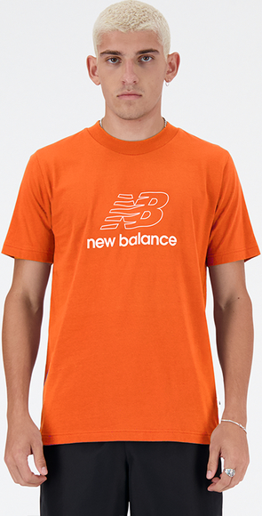 Pomarańczowy t-shirt New Balance z krótkim rękawem w sportowym stylu
