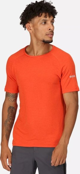 Pomarańczowy t-shirt Regatta w sportowym stylu z krótkim rękawem