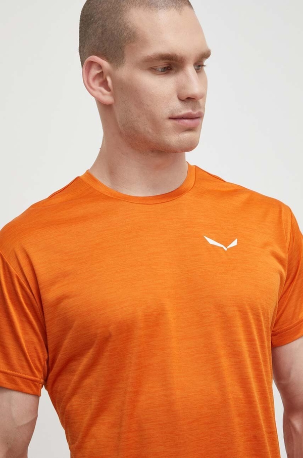 Pomarańczowy t-shirt Salewa w sportowym stylu