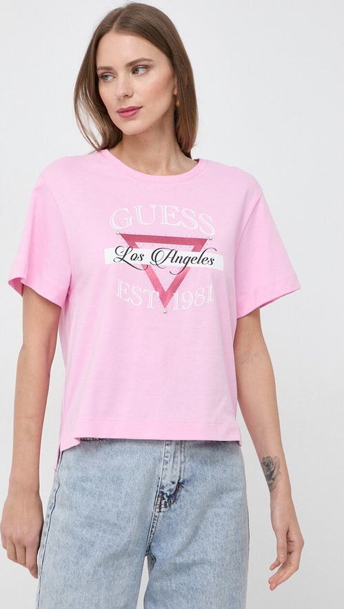 Różowa bluzka Guess z okrągłym dekoltem w młodzieżowym stylu z krótkim rękawem