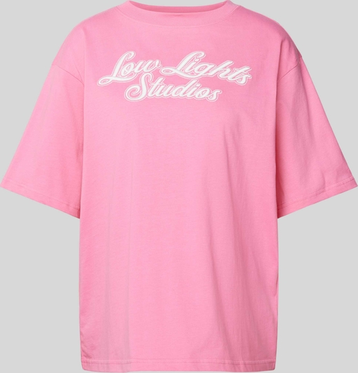 Różowa bluzka Low Lights Studios z bawełny z krótkim rękawem z okrągłym dekoltem