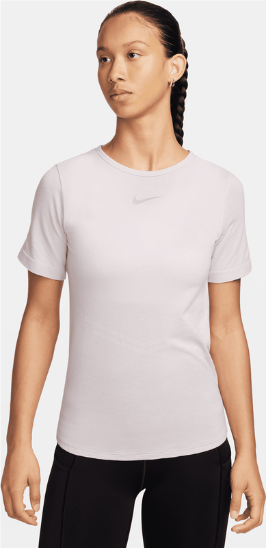 Różowa bluzka Nike z krótkim rękawem w sportowym stylu z okrągłym dekoltem