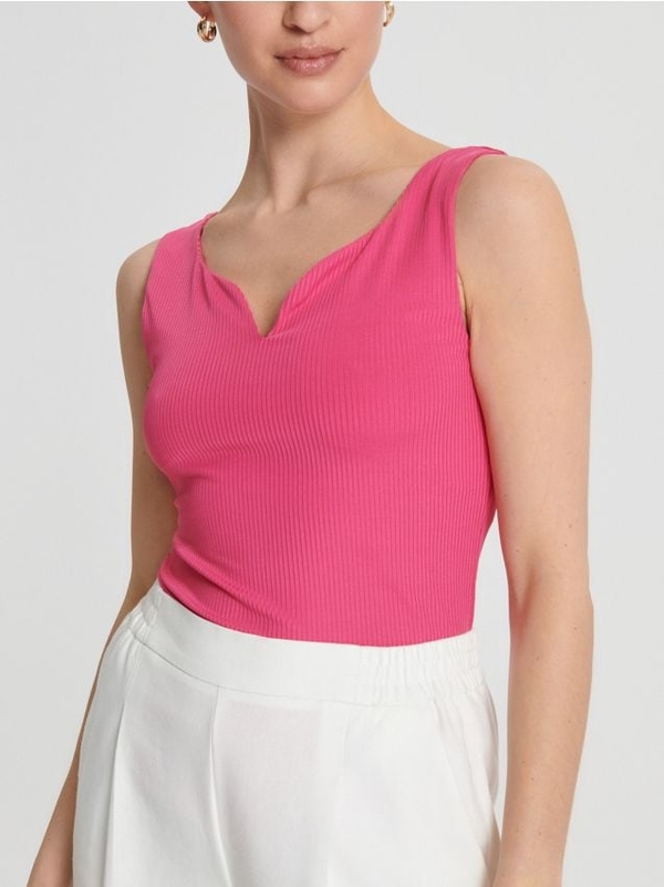 Różowa bluzka Sinsay na ramiączkach z dekoltem w kształcie litery v w stylu casual