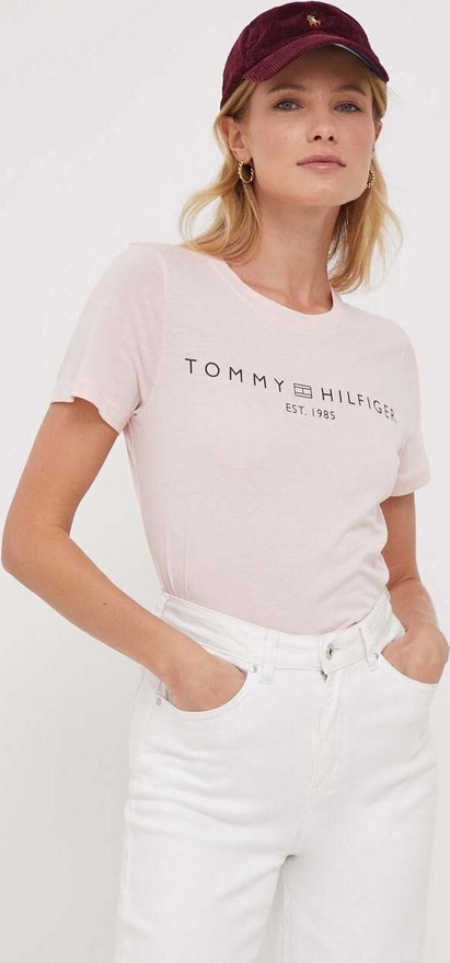 Różowa bluzka Tommy Hilfiger w młodzieżowym stylu z okrągłym dekoltem