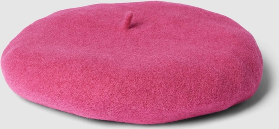 Różowa czapka Loevenich