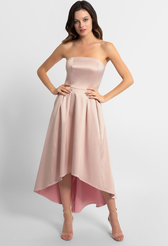Różowa sukienka Apart
