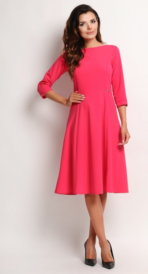 Różowa sukienka Awama midi