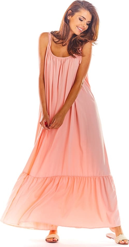 Różowa sukienka Awama z dekoltem w kształcie litery v maxi na ramiączkach