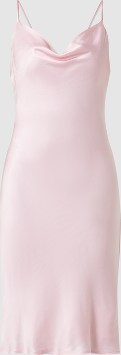 Różowa sukienka Bardot rozkloszowana
