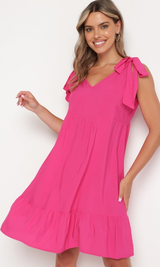 Różowa sukienka born2be na ramiączkach w stylu casual mini