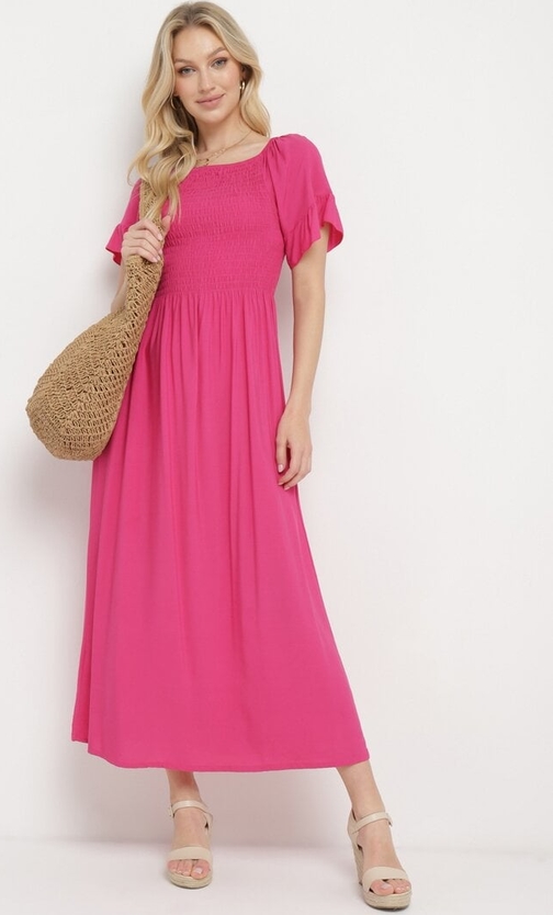 Różowa sukienka born2be rozkloszowana hiszpanka maxi