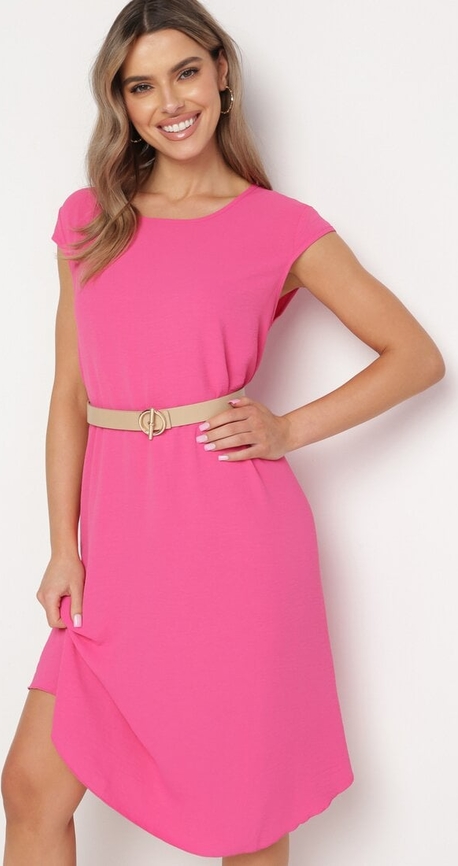 Różowa sukienka born2be w stylu casual mini