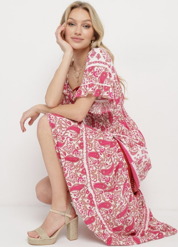 Różowa sukienka born2be z bawełny z dekoltem w kształcie litery v
