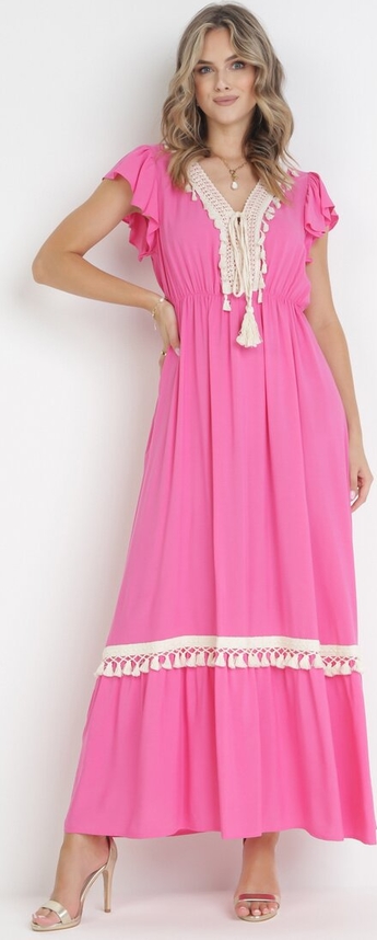 Różowa sukienka born2be z dekoltem w kształcie litery v w stylu boho z krótkim rękawem