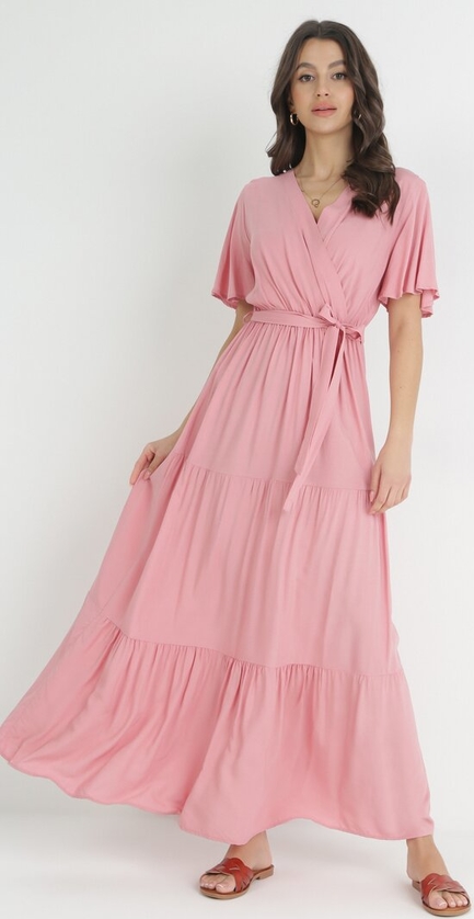 Różowa sukienka born2be z dekoltem w kształcie litery v w stylu klasycznym