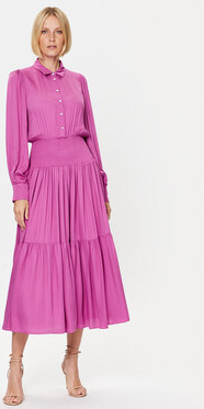 Różowa sukienka Bruuns Bazaar midi w stylu casual z długim rękawem