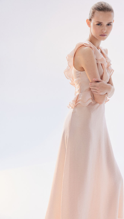 Różowa sukienka H & M z dekoltem w kształcie litery v z długim rękawem maxi