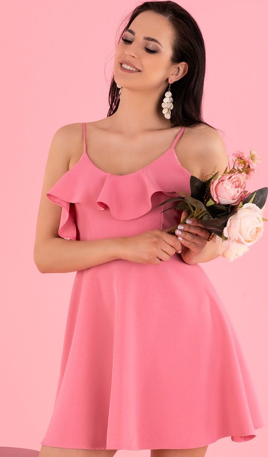 Różowa sukienka MERRIBEL w stylu casual z krótkim rękawem