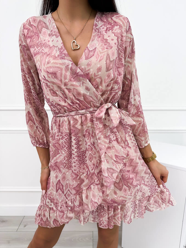 Różowa sukienka ModnaKiecka.pl w stylu casual z długim rękawem z dekoltem w kształcie litery v