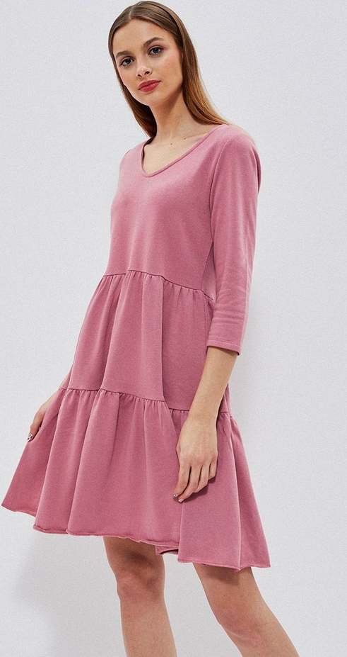 Różowa sukienka Moodo.pl mini z dekoltem w kształcie litery v
