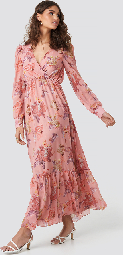Różowa sukienka NA-KD z długim rękawem maxi w stylu boho