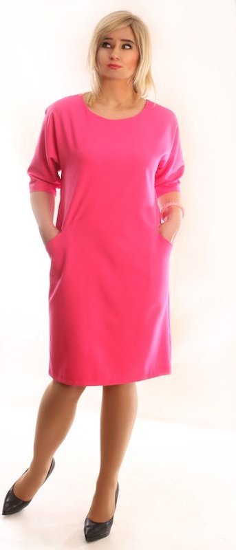 Różowa sukienka Oscar Fashion midi z długim rękawem z okrągłym dekoltem