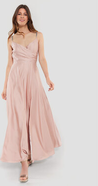 Różowa sukienka Swing z dekoltem w kształcie litery v maxi na ramiączkach