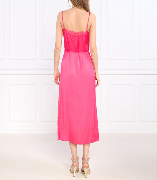 Różowa sukienka Twinset midi na ramiączkach w stylu casual