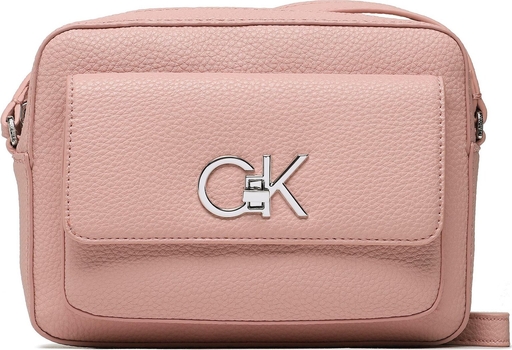 Różowa torebka Calvin Klein matowa na ramię