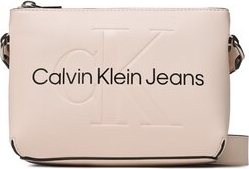 Różowa torebka Calvin Klein matowa w młodzieżowym stylu