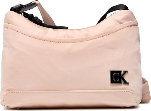 Różowa torebka Calvin Klein w młodzieżowym stylu