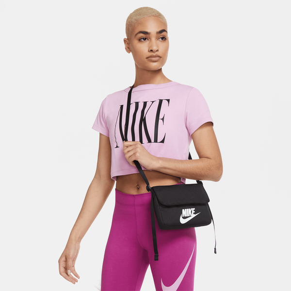 Różowa torebka Nike w sportowym stylu na ramię