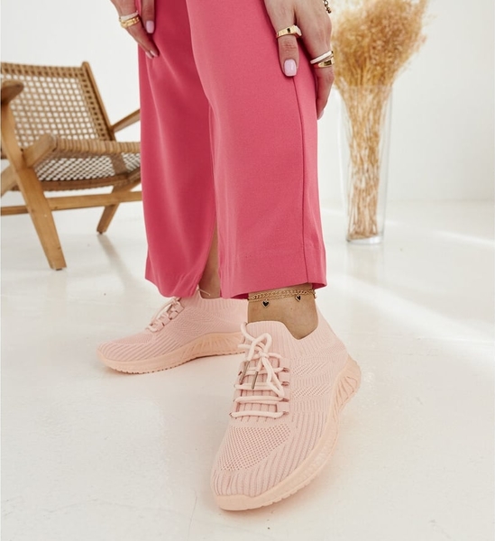 Różowe buty sportowe ButyModne w sportowym stylu z płaską podeszwą sznurowane