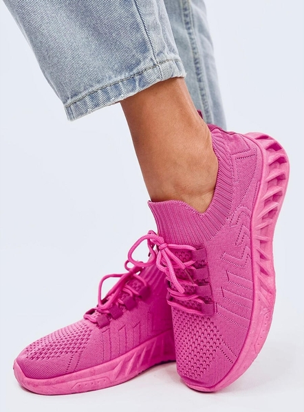 Różowe buty sportowe ButyModne z płaską podeszwą sznurowane w sportowym stylu