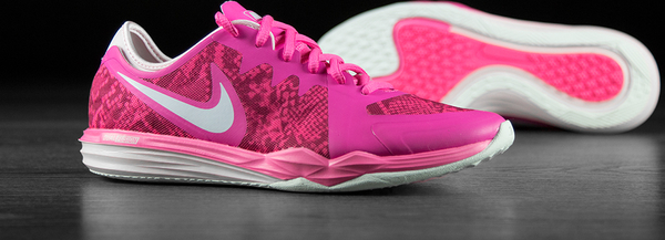 Różowe buty sportowe Nike z płaską podeszwą sznurowane dual fusion