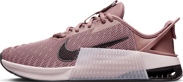 Różowe buty sportowe Nike z tkaniny w sportowym stylu