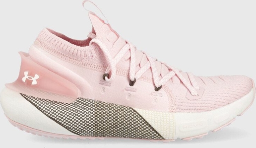 Różowe buty sportowe Under Armour z płaską podeszwą sznurowane w sportowym stylu