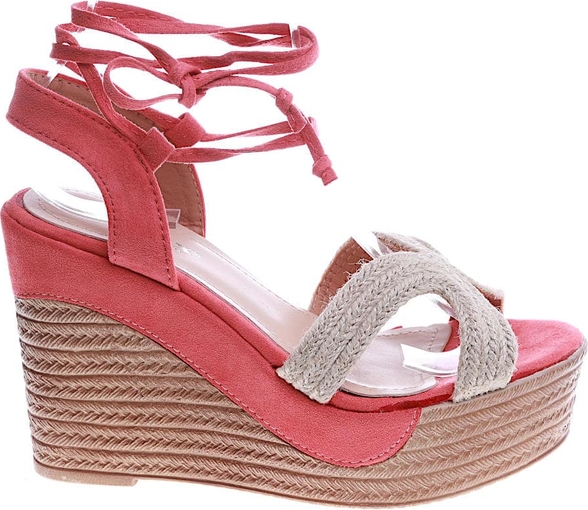 Różowe sandały Pantofelek24 w stylu casual z zamszu na koturnie