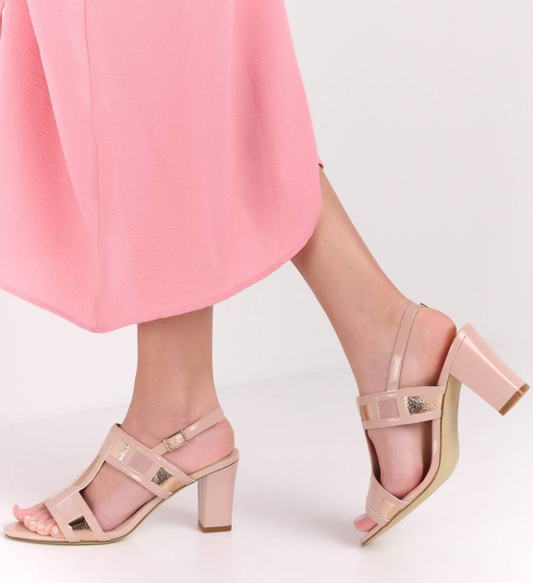 Różowe sandały Sergio Leone z klamrami