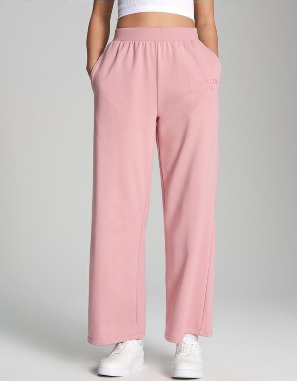 Różowe spodnie sportowe Sinsay w stylu casual z dresówki