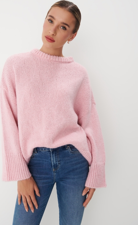 Różowy sweter Mohito
