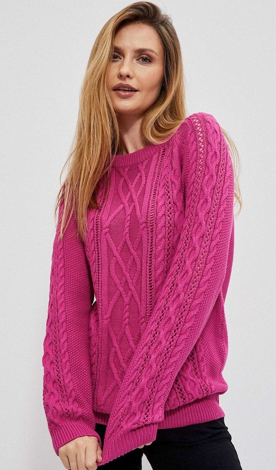 Różowy sweter Moodo.pl w stylu casual