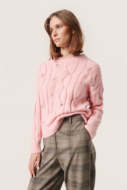 Różowy sweter Soaked in Luxury