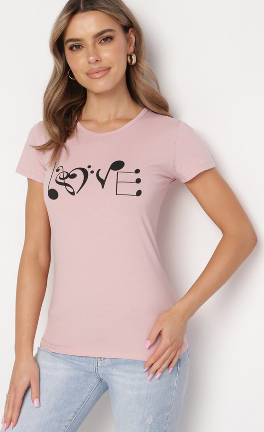 Różowy t-shirt born2be w stylu klasycznym