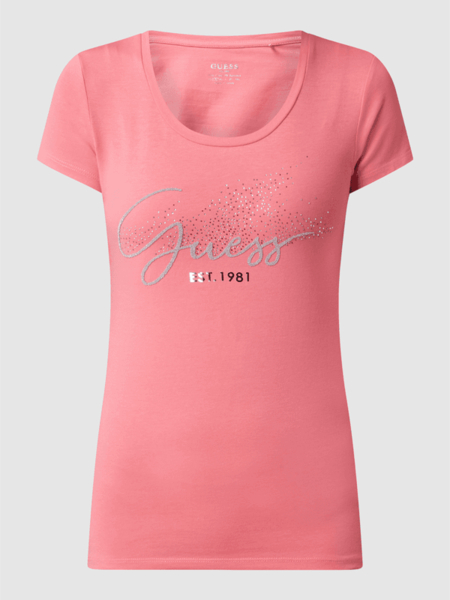 Różowy t-shirt Guess z krótkim rękawem w młodzieżowym stylu z bawełny
