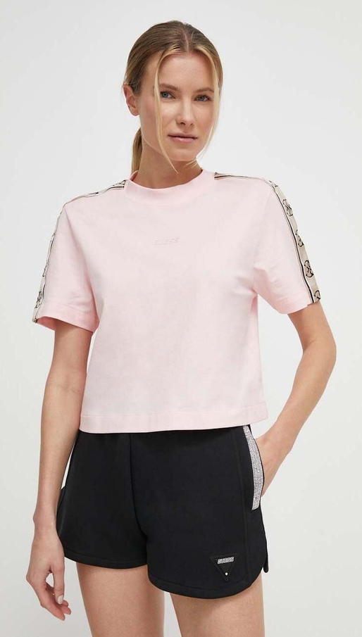 Różowy t-shirt Guess z krótkim rękawem z okrągłym dekoltem z bawełny