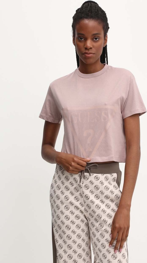 Różowy t-shirt Guess z okrągłym dekoltem z bawełny