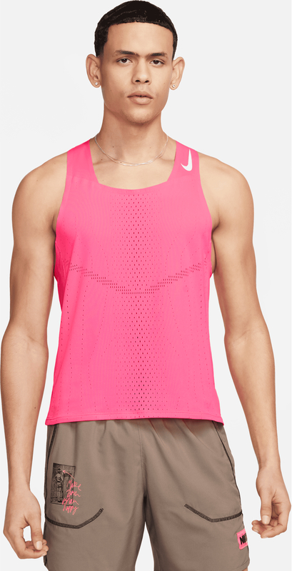 Różowy t-shirt Nike w sportowym stylu