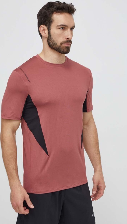 Różowy t-shirt Reebok z krótkim rękawem w sportowym stylu