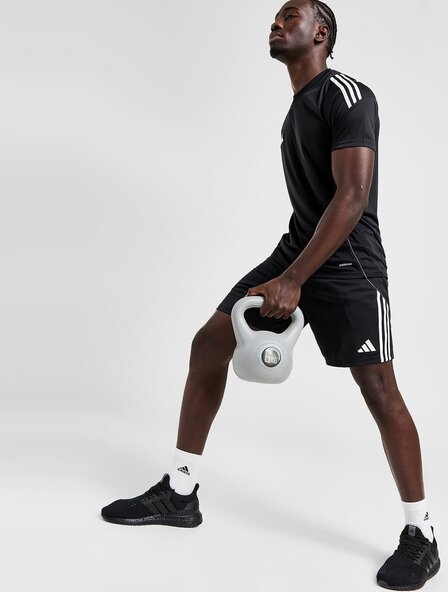 Spodenki Adidas Performance w sportowym stylu